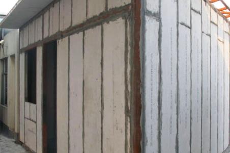 輕質(zhì)隔墻為什么不能作為建筑外墻？